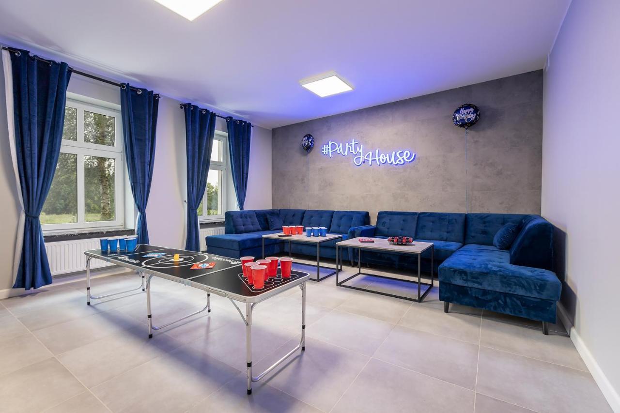 #partyhouse Wilda Apartment